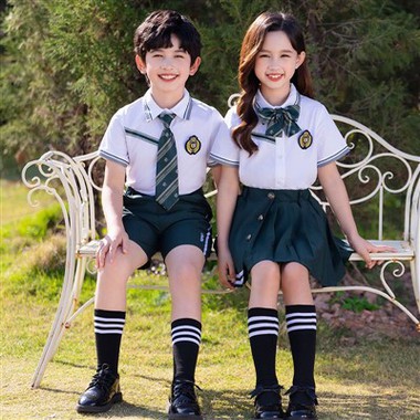 پولو شرٹ زیتون سبز شارٹس اسکول کا لباس